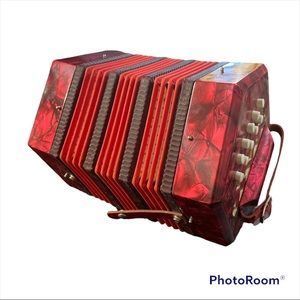 Pearl Red Concertina